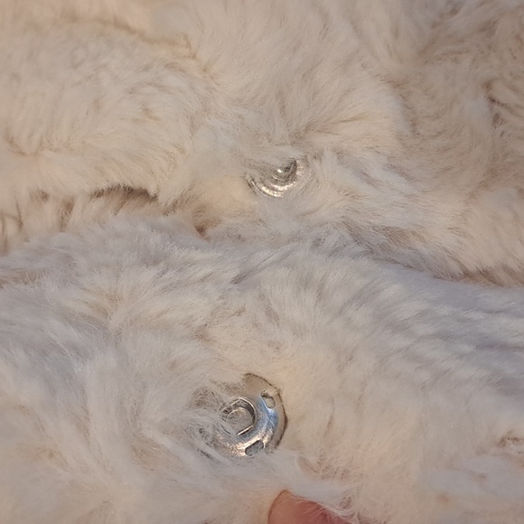 JOUJOU Women's Cream Faux Fur Jacket - Picture 6 of 7